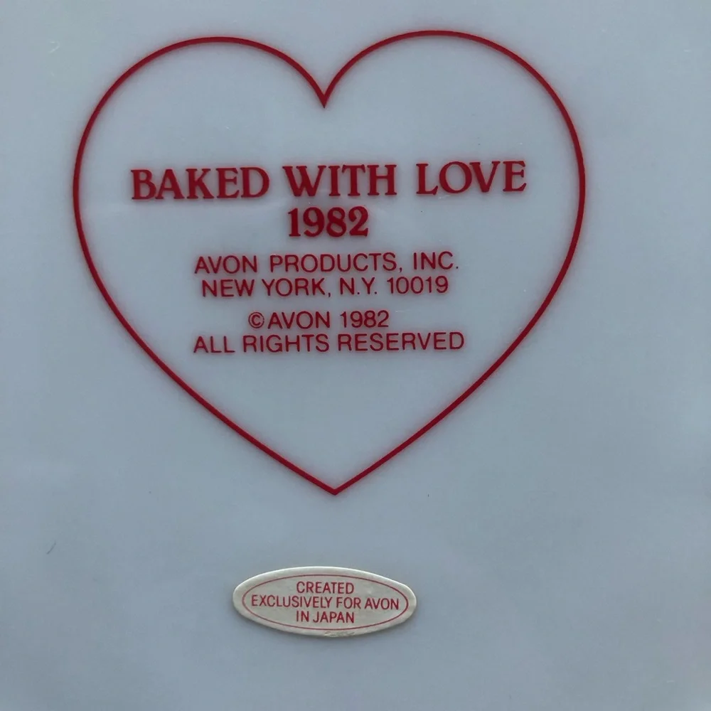 AVON  Baked with Love 9